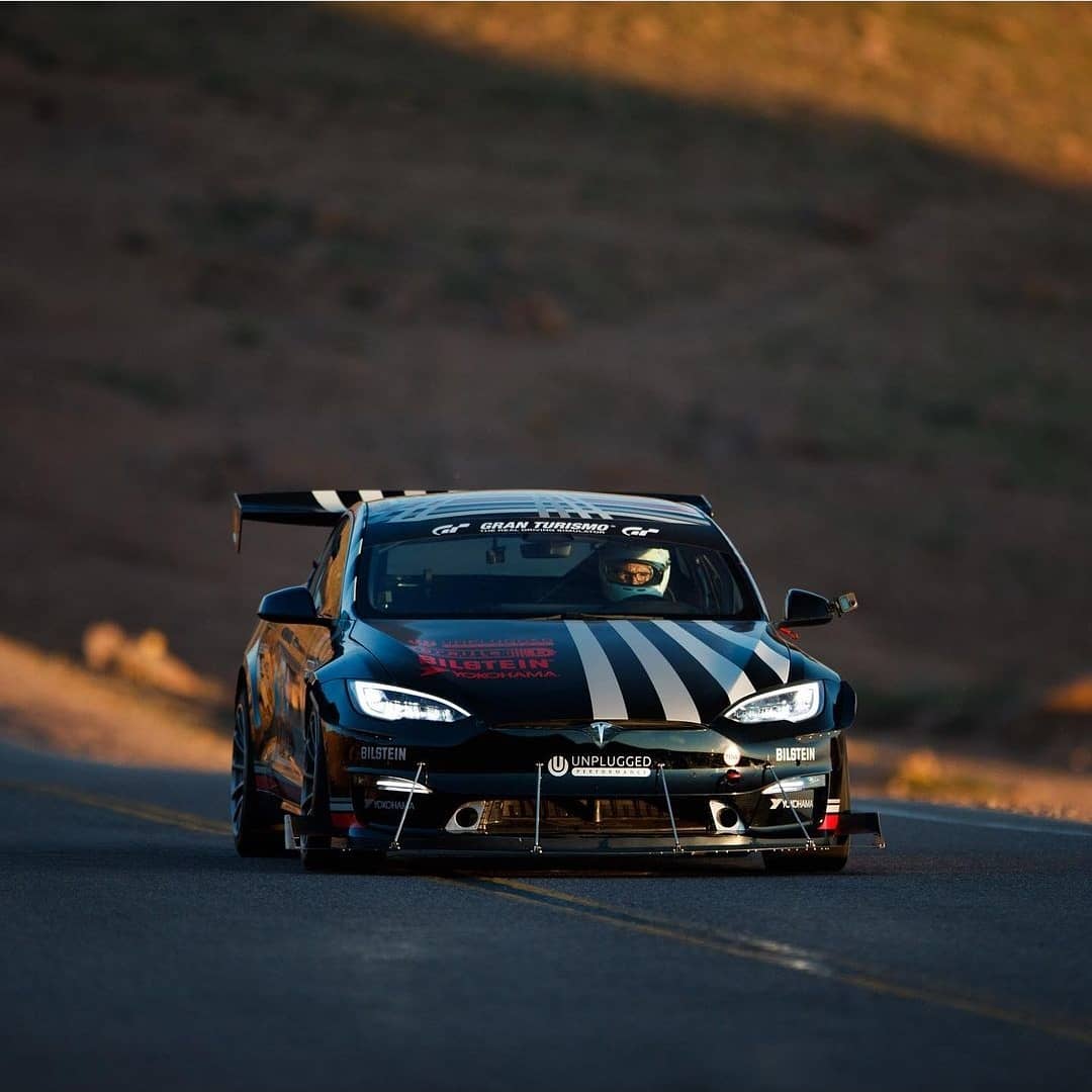 Tesla Model Plaid Performance
